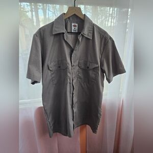 Dickies Men’s Short Sleeve Button-Down Shirt in Taupe Brown
